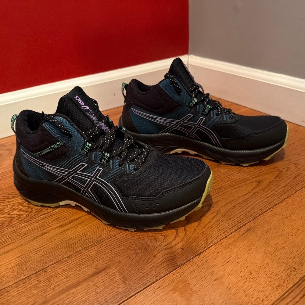 ASICS High top sneakers